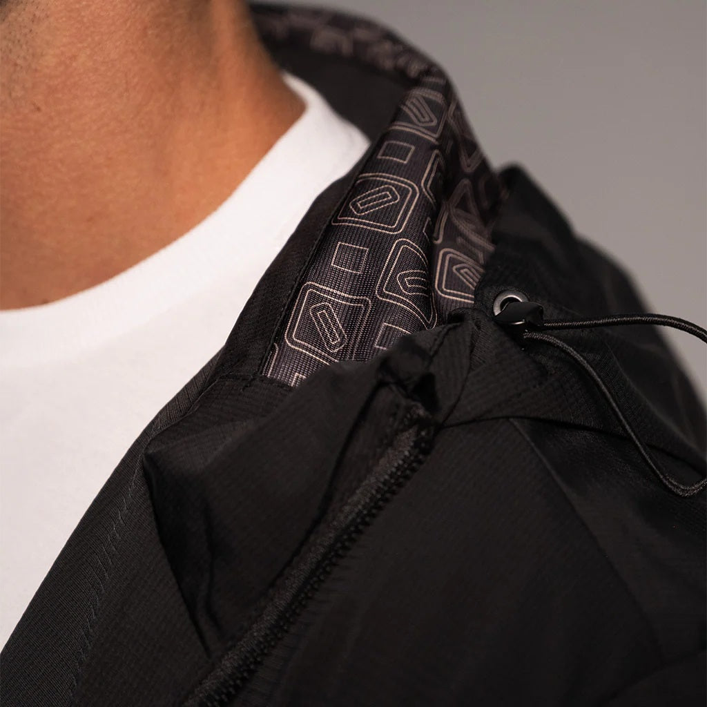 JAQUETA TECH DUAL COM CAPUZ